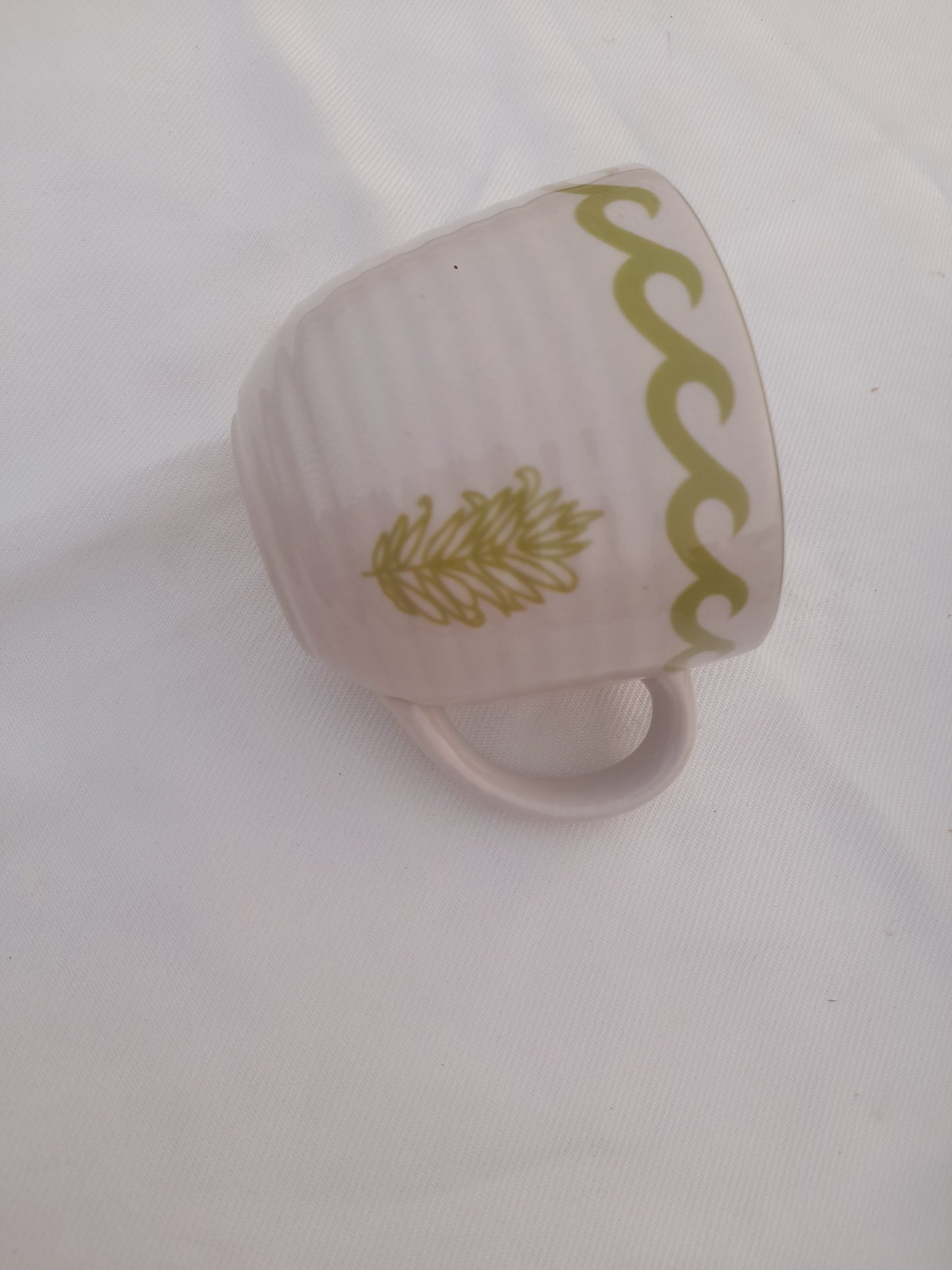 Green Leaf Motif Ceramic Coffee Mug